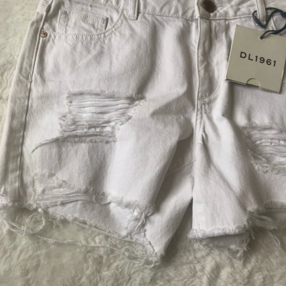 NWT DL1961 Karlie White Distressed Shorts - Picture 6 of 8